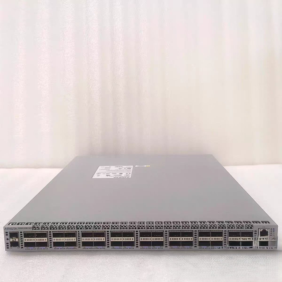 Arista DCS-7050CX3M-32S-F