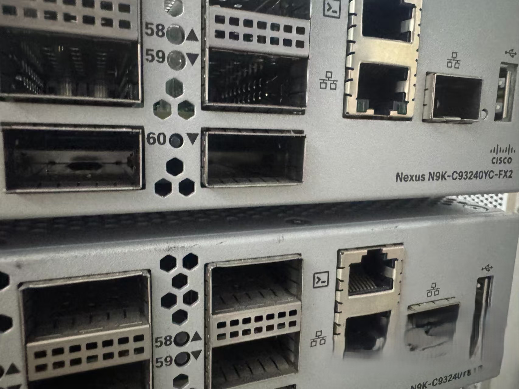 Cisco N9K-C93240YC-FX2